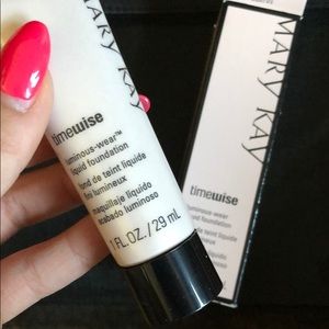 MaryKay TimeWise Luminous Wear Liquid Foundation